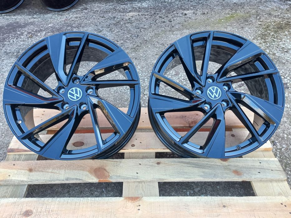 18"VW GTI GTD PIANO BLACK 8ж ет40 Golf Passat Touran Tiguan Seat