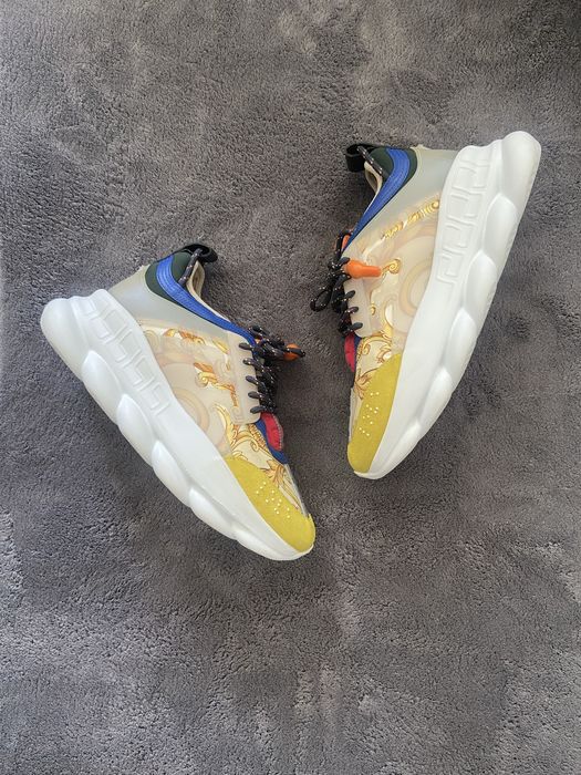 Versace chain reaction