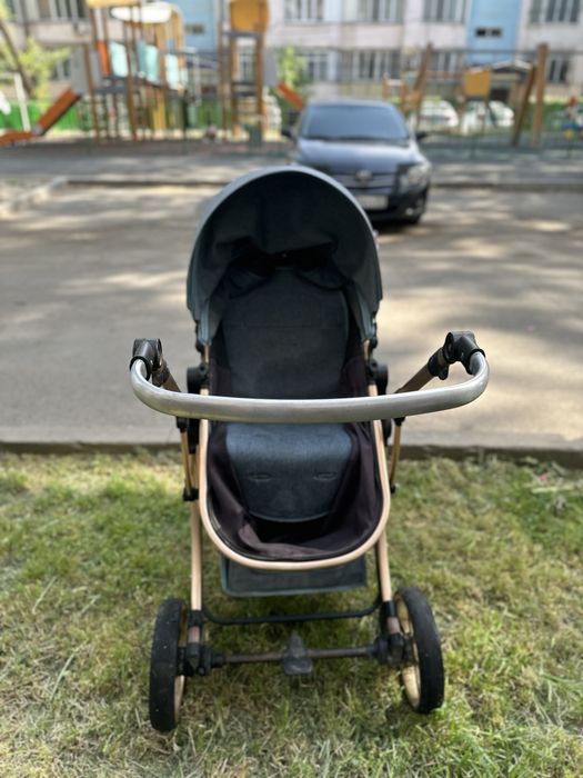 Коляска исправная, большая