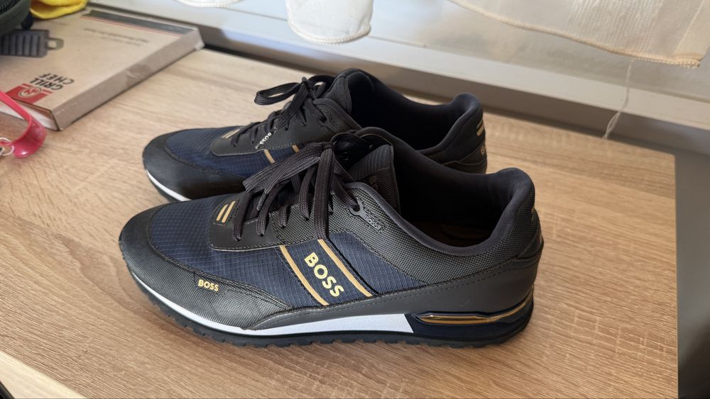 Sneakersi eleganți Boss