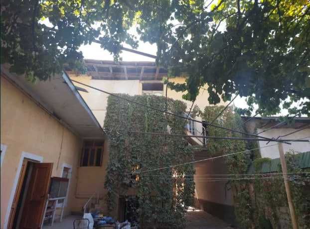 Jizzah Shahrida hovli sotiladi 52 000 у.е.