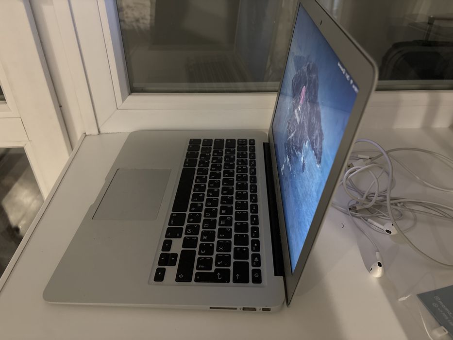 Макбук 13 2017 в хорошем состояний