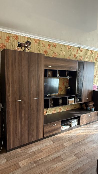 Стенка-горка для гостиной