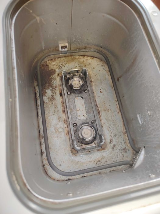 Хлебопекарна Silwer Crest стара но работеща безотказно.