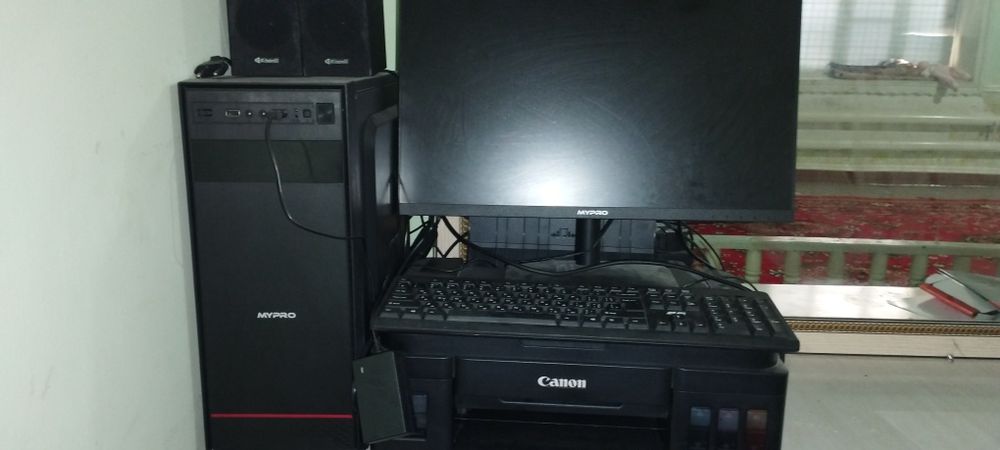 Kampyutir sotiladi komplekt