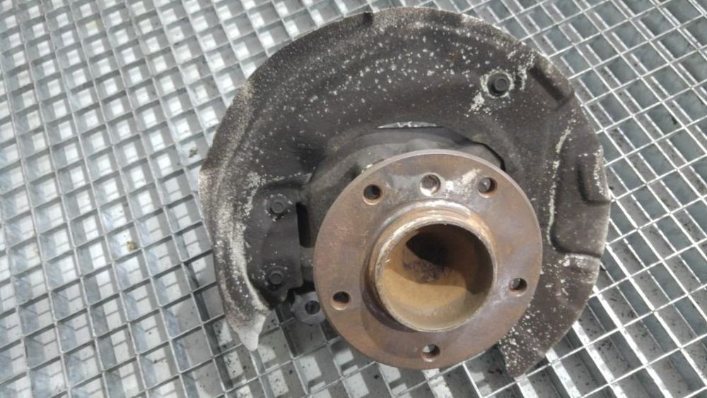 fuzeta dreapta fata bmw seria 1  e81 6764444-03