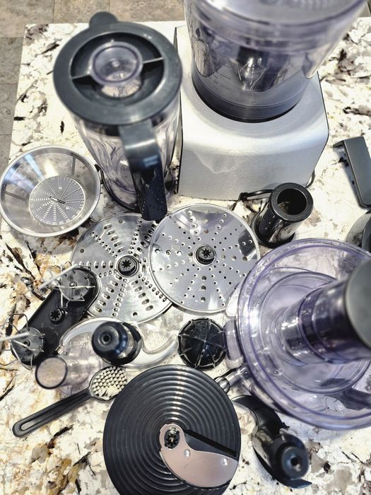 Robot de bucătărie Philips HR7775 – 1000W – CA NOU – accesorii complet