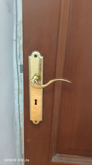Продам б/у дверь