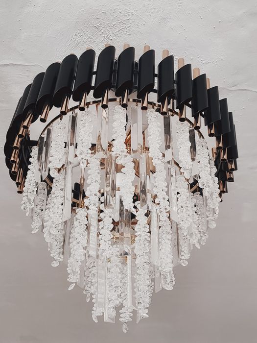 Продам люстры все три люстра . Продам люстры все три люстра