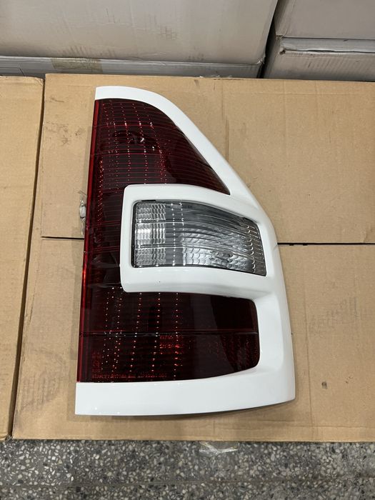 Mitsubishi Pajero ляв и Десен Стоп оригинален Паджеро нов