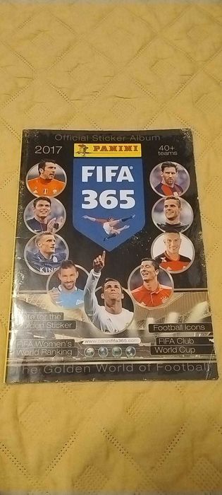 Album stickere Panini FIFA 365 2017 parțial completat (155 stickere)
