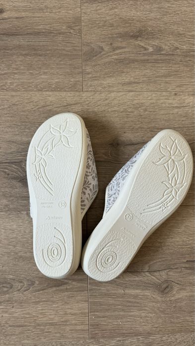 Тапочки adanex новые 38 размер