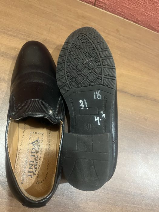 Детская обувь для мальчика.