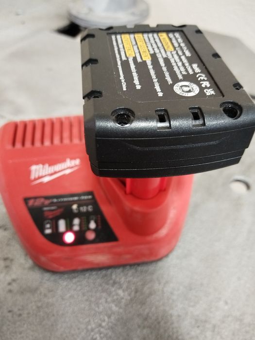 Pistol pentru nituri 12 v