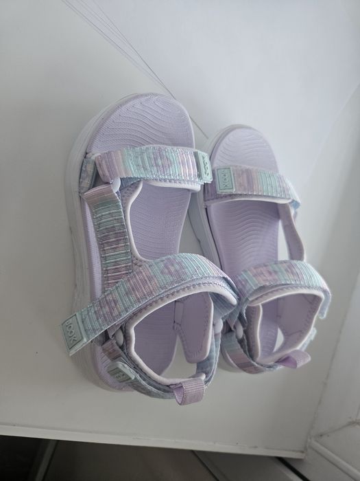 Сандалии на девочку