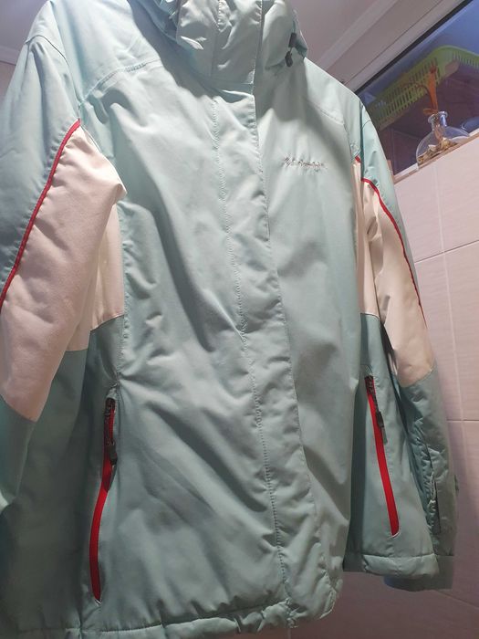 продам куртку спортивную "Columbia"