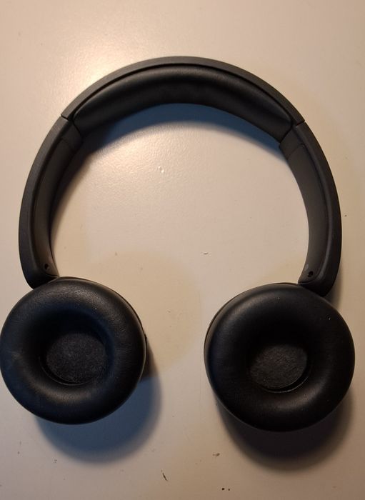 Продавам безжични слушалки Sony WHCH520B