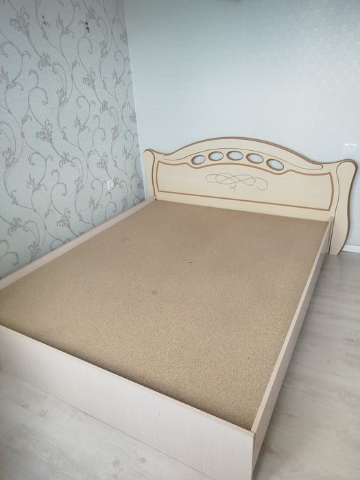 Спальный кровать