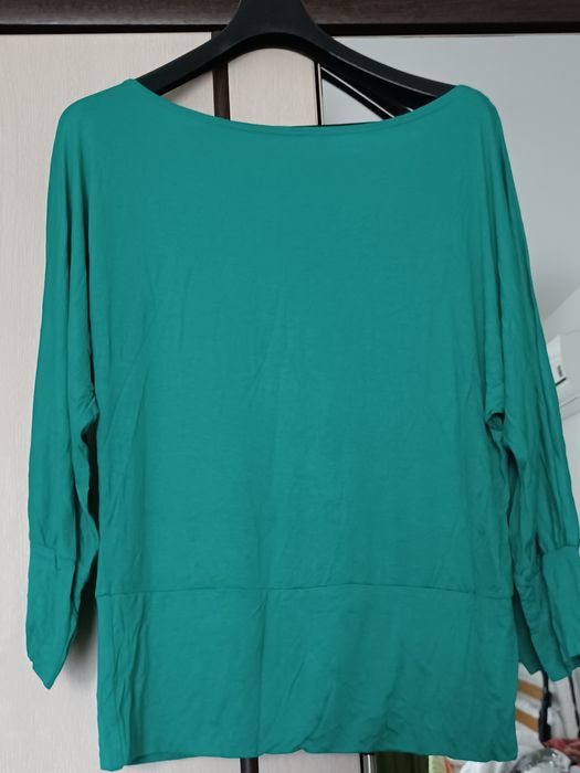 Две дамски блузи