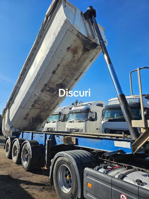 Semiremorci Swartzmuler si Carnhel basculabile