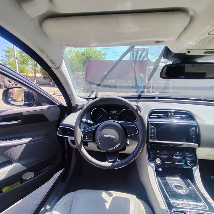 Dezmembrari  Jaguar XE (JA, X760)  2015  > 0000 2.0 D Motorina