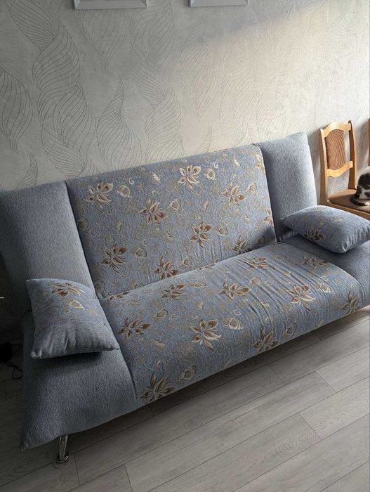 Продам диван в хорошем состоянии