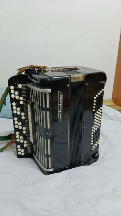 Продам Баян 3 рядный.