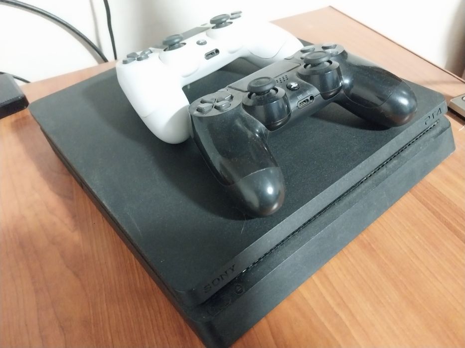 Продам Ps4 1тб с играми