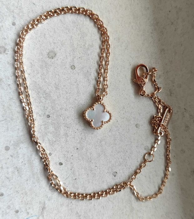 Дамско колие с малка бяла детелина - Van Cleef & Arpels VCA