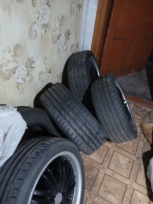 Продам шины и дисками комплект 4 шт