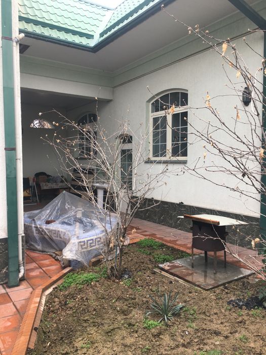 Янгиобод мах 4,09 соток 7 хона 2 санузел евро ховли сотилади