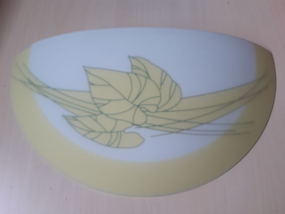 Стенна жълта лампа / аплик