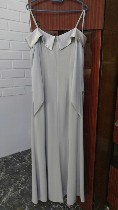 Вечернее шикарное платье в пол