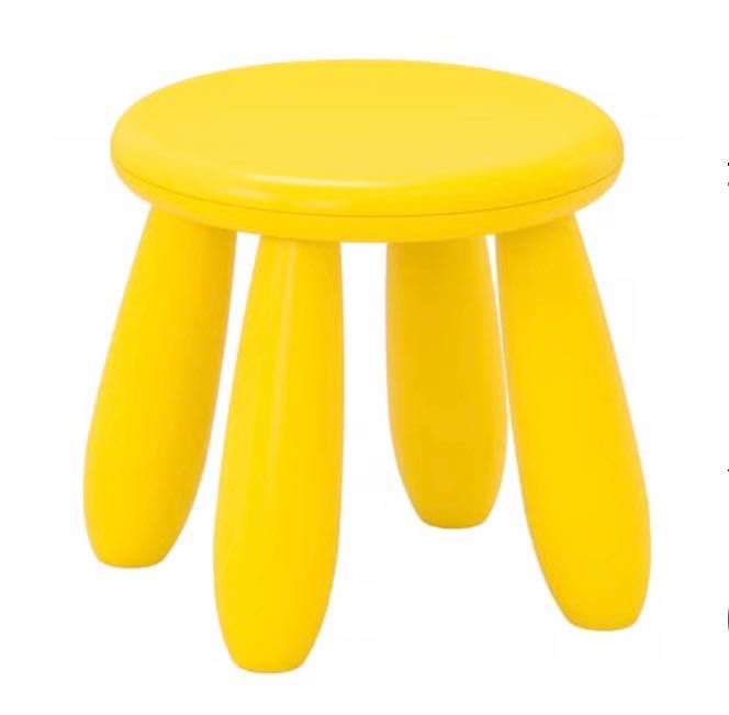 Set IKEA pentru copii – masă + 3 scaune