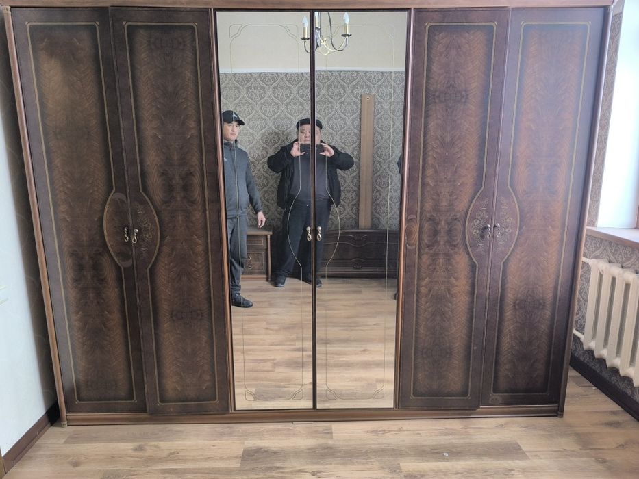 Спальный гарнитур