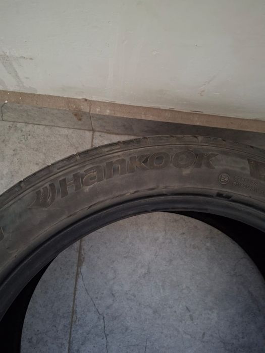 Продам шины на 19
