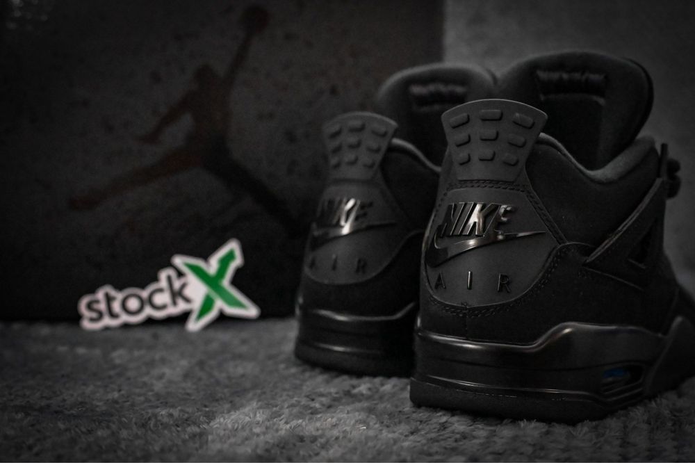 Jordan 4 Retro "Black Cat"