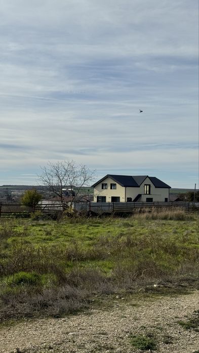 Teren intravilan cu puz  Valu lui Traian pe partea dreapta