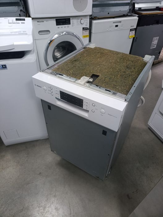 Съдомиялна машина за Вграждане BOSCH