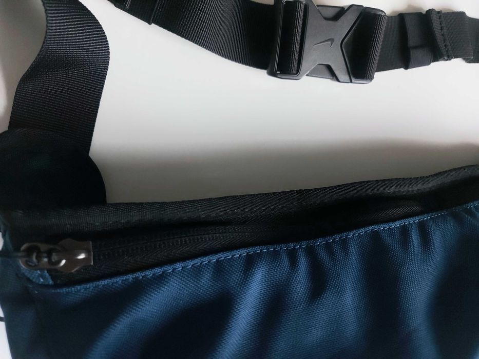 Nike ,чанта през рамо банан ,като нова