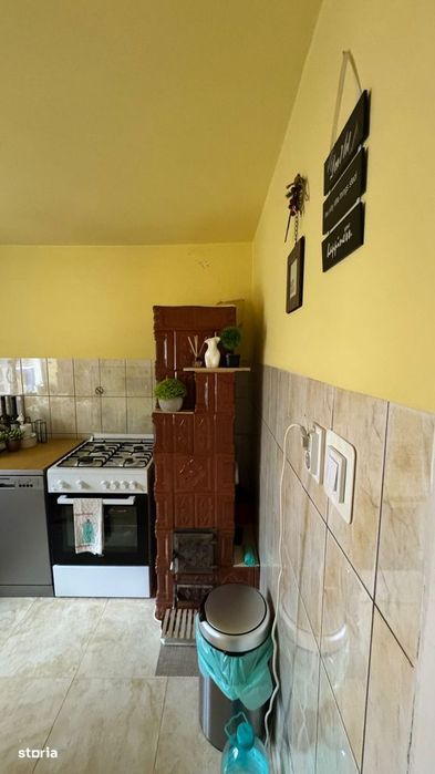 Casă Cu 9 Camere In Rucăr, Teren 1.187 Mp – Potențial Turistic |