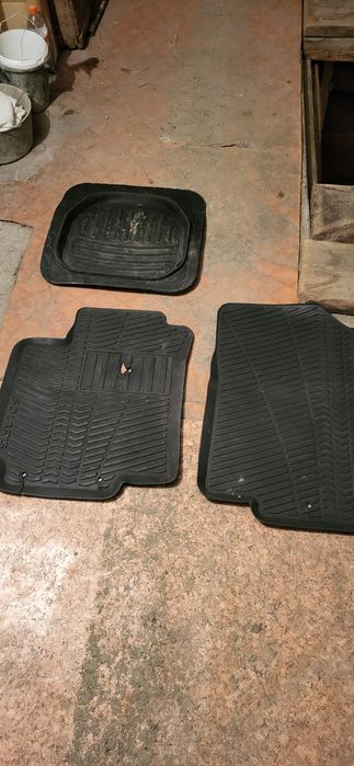 Коврик резиновый автомобильный