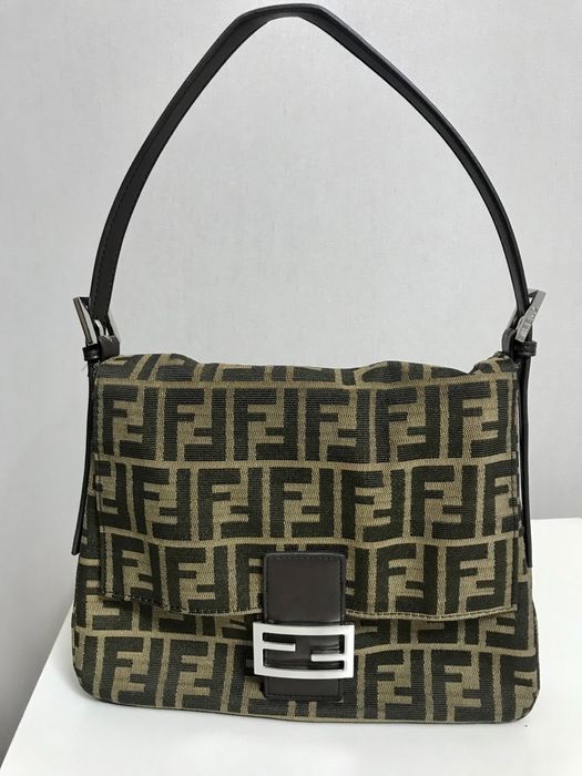 Женская сумка-багет