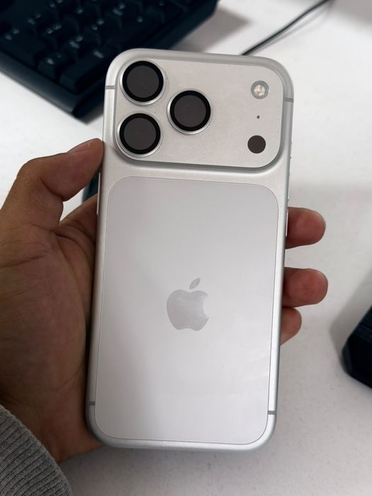 Iphone 17 pro E sim