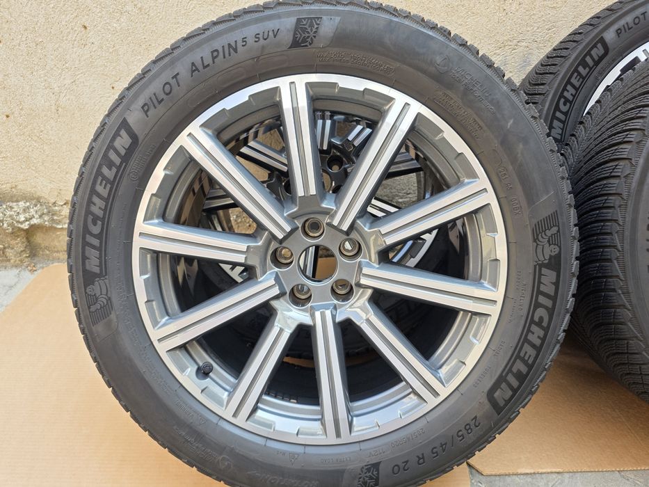 AUDI Q7 зимни гуми и оригинални джанти 285/45/ R20
