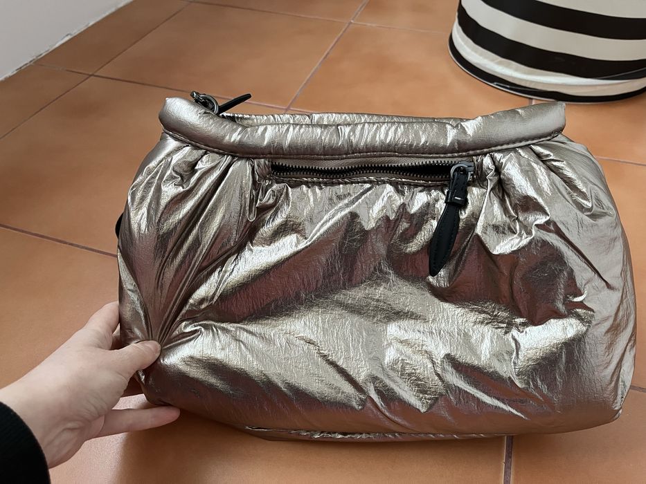 Vand geanta metallic gold ZARA