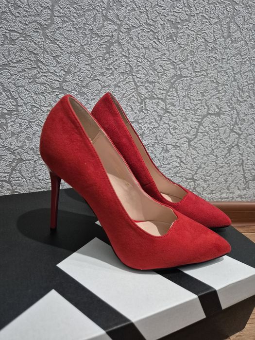 Туфли на каблуке