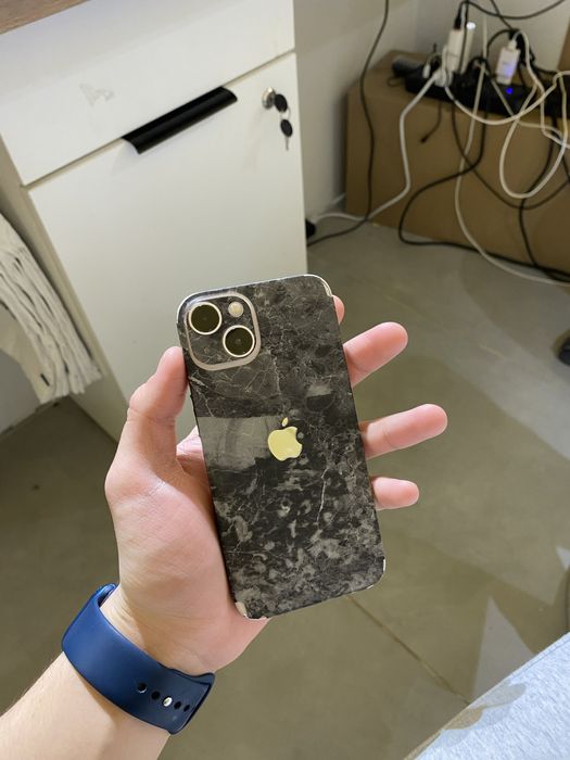 Продается Iphone 13 в хорошем состоянии