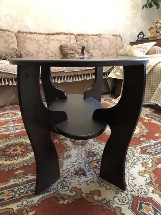 Журнальный столик овальный