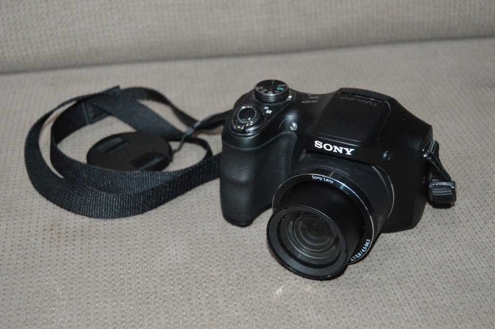 Aparat Foto Sony Cyber-shot DSC-H100 – 16.1 MP, Zoom Optic 21x, Stabilizare Optică, În stare perfectă